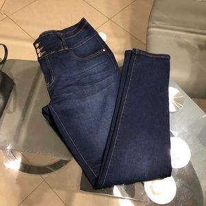 Bella High-Rise Skinny Ankle Jeans
